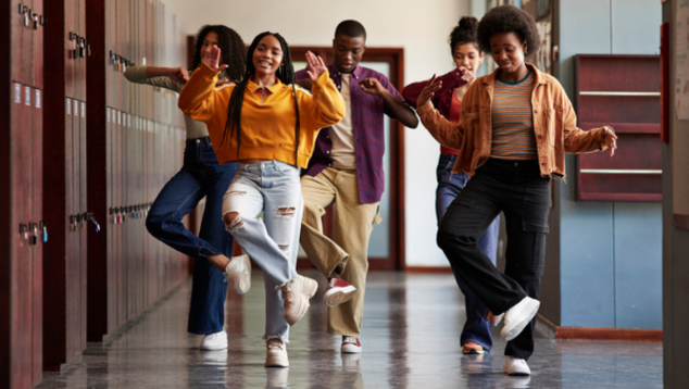 A group of young people dancing © Klaus Vedfelt