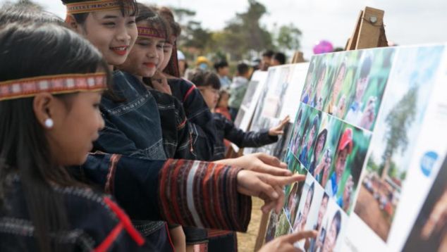  Photo exhibition by PhotoVoice club  for children in Gia Lai - as part of Heritage of Future Past. Credit: Cao Trung Vinh