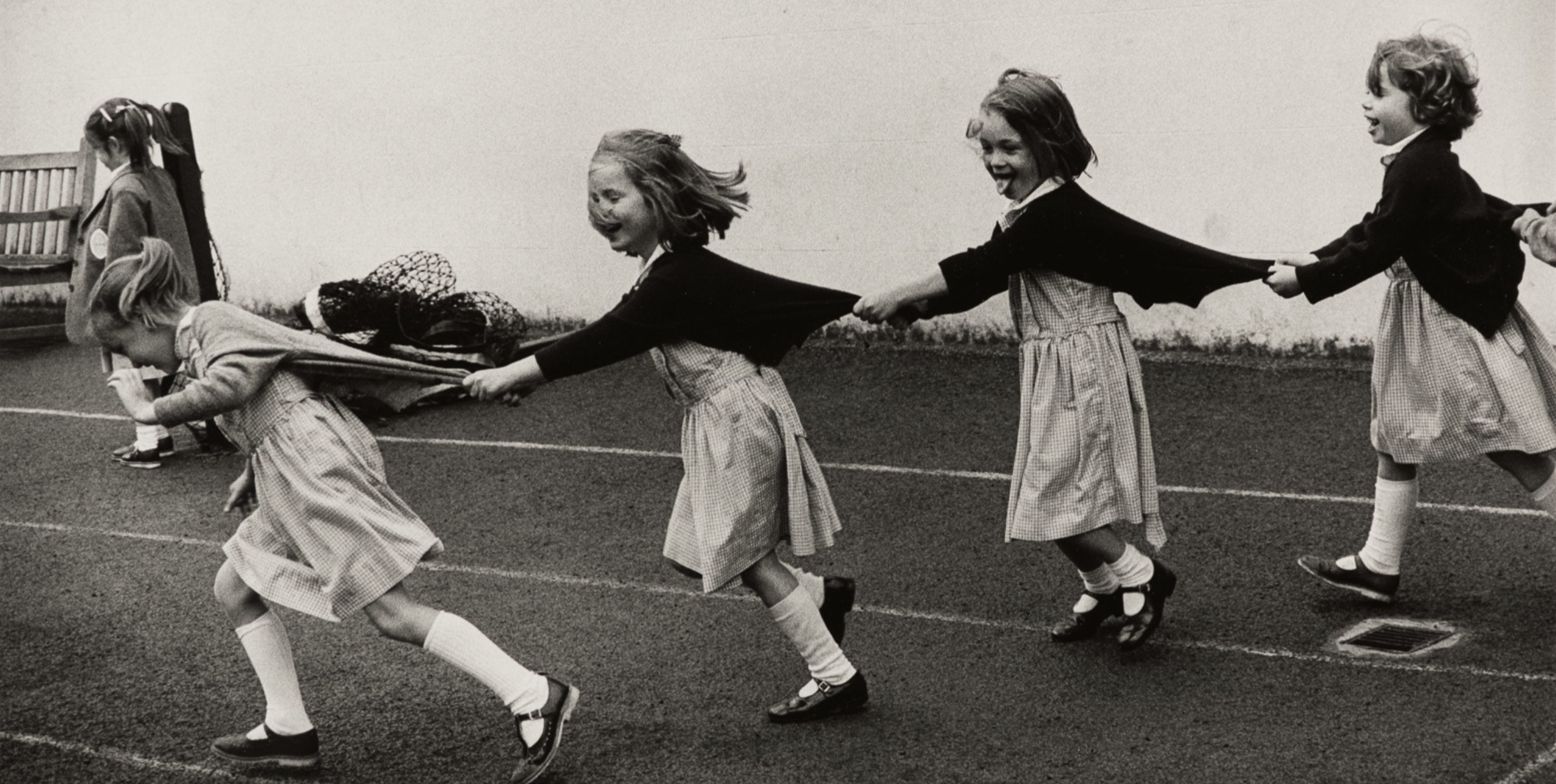 Children in Playground IV, London, 1988, Markéta Luskacová